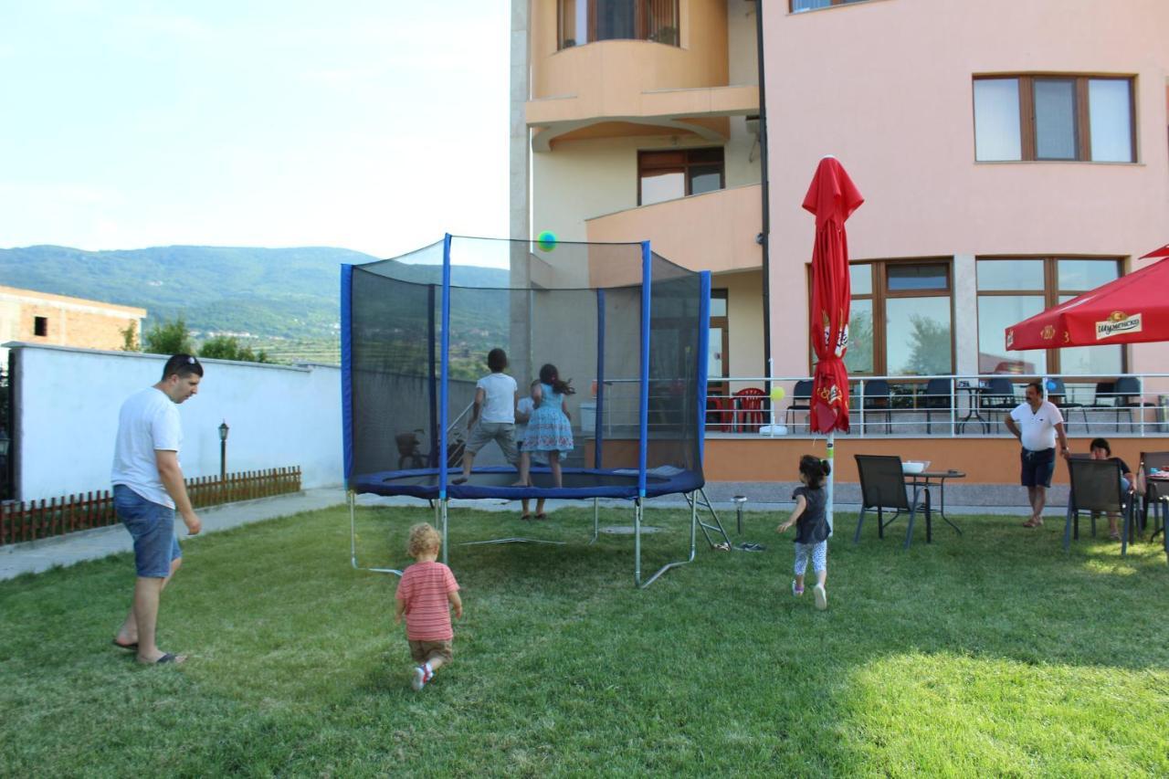 Семеен Хотел Дани Asenovgrad Exterior foto